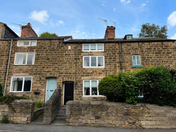 3 bed property, in Hopping Hill, £230,000