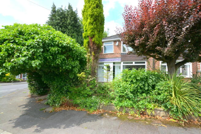 3 bed property, in Wynne Grove, £250,000