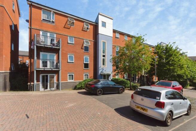 2 bed property, in Kinsey Road, £92,000