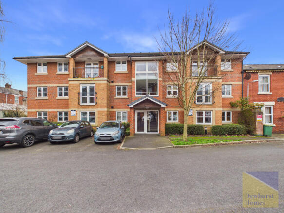 2 bed property, in Old School Square, £105,000