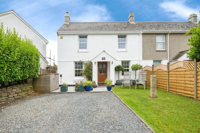 4 bed property, in Ruan Minor, £375,000
