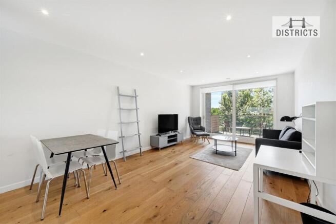 2 bed property, in Waterfront Apartments, £875,000