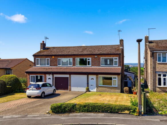 3 bed property, in Springvale Close, £250,000