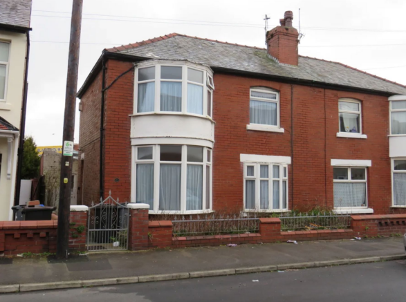 3 bed property, in Westfield Road, £68,000