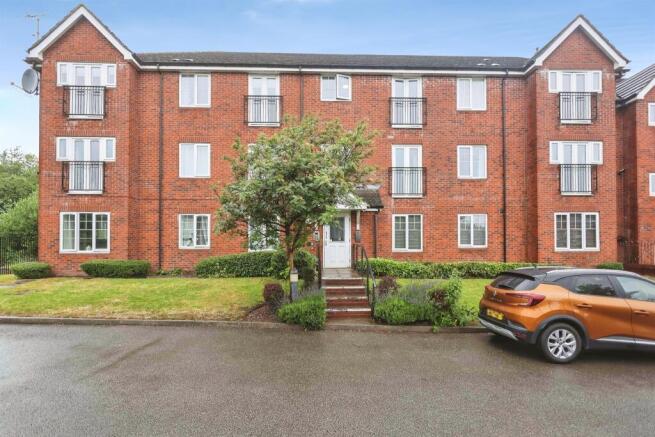 2 bed property, in Bromford Road, £139,000