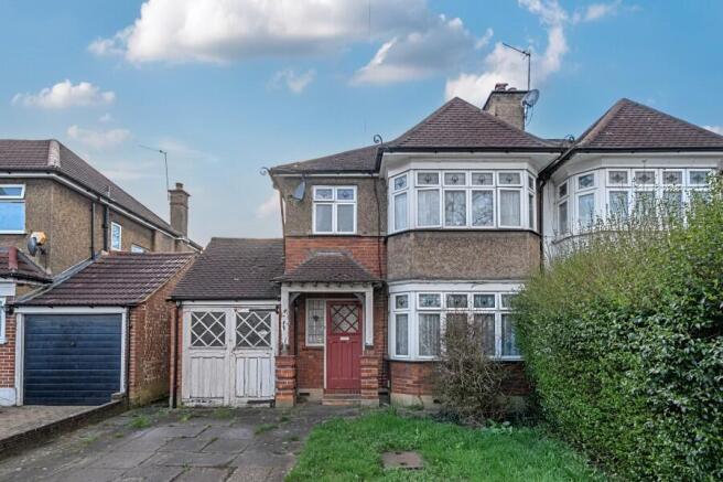 3 bed property, in Regal Way, £660,000