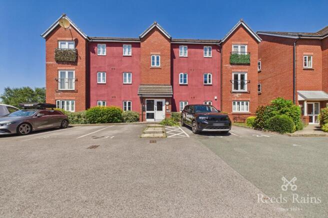 2 bed property, in Speakman Way, £100,000