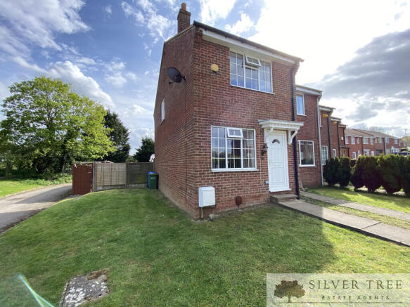 2 bed property, in Priest Close, £150,000