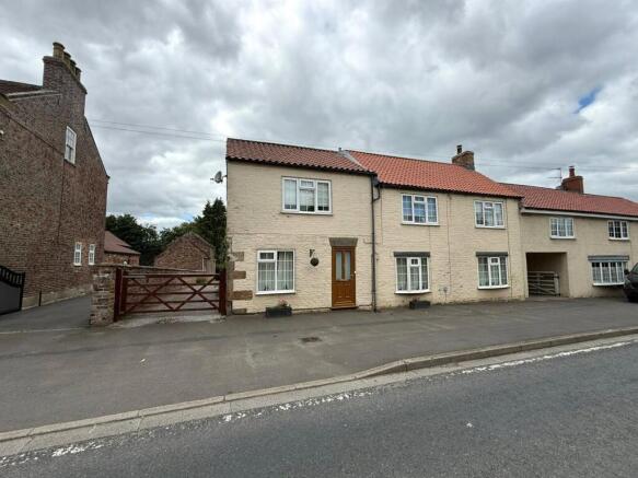 4 bed property, in Curtis Cottage, £500,000