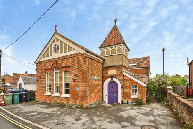 5 bed property, in West Street, £375,000