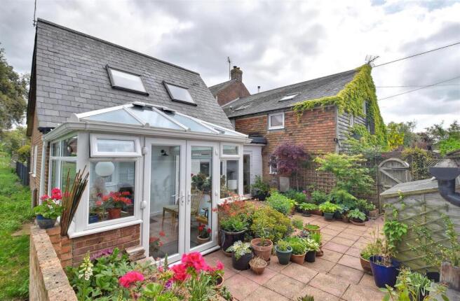 4 bed property, in The Street, £550,000