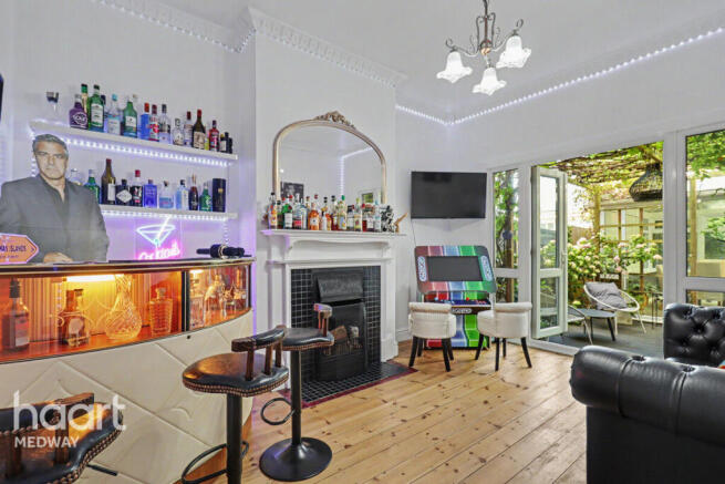 4 bed property, in Maidstone Road, £650,000
