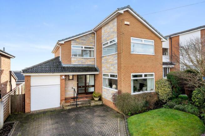 4 bed property, in Swan Road, £475,000