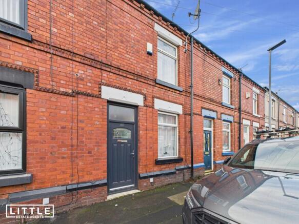 2 bed property, in Grafton Street, £110,000