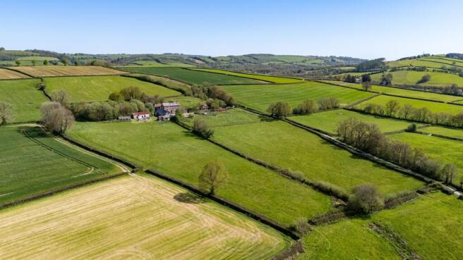 5 bed property, in Shillingford, £1,075,000