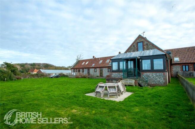 3 bed property, in Home Farm Rise, £400,000