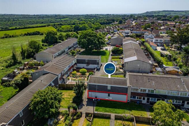 1 bed property, in Stockwood Lane, £75,000
