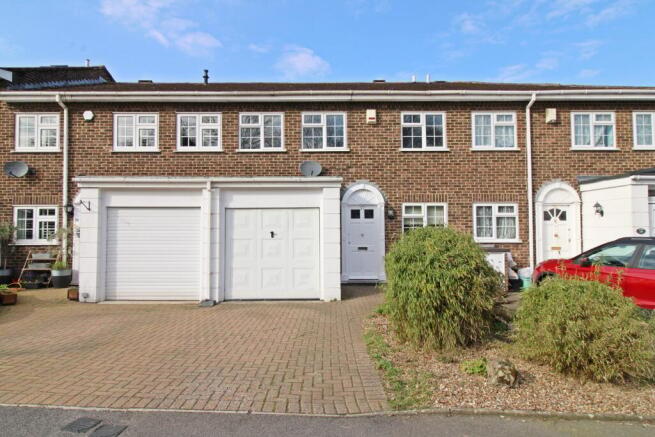 3 bed property, in Caygill Close, £580,000