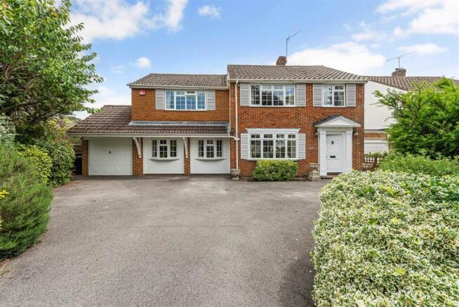 4 bed property, in Ferndale, £650,000