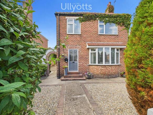 3 bed property, in Eastfield Road, £249,950