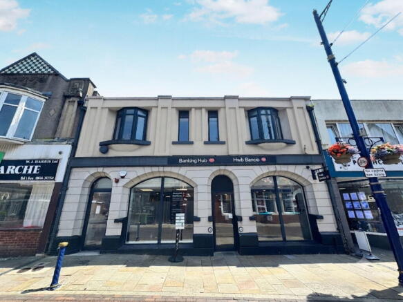 1 bed property, in John Street, £170,000