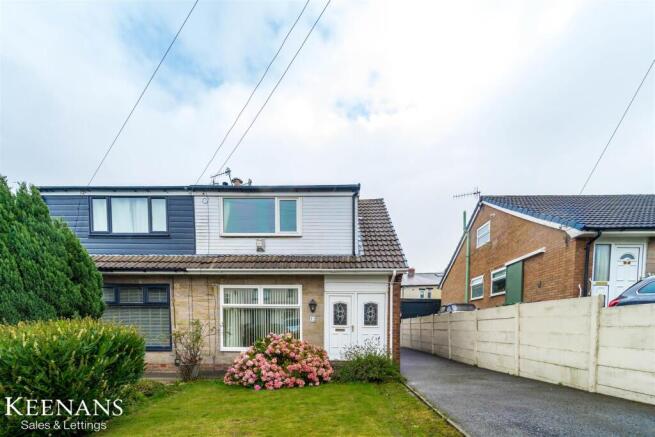 3 bed property, in Laburnum Close, £150,000