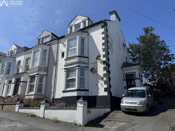 5 bed property, in Longford Road, £245,000