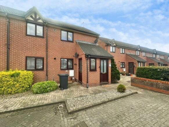 2 bed property, in Drew Street, £139,500