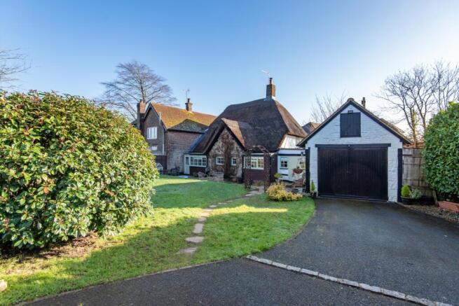 2 bed property, in London Road, £585,000