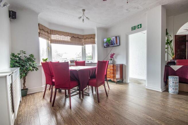 4 bed property, in High Street, £550,000