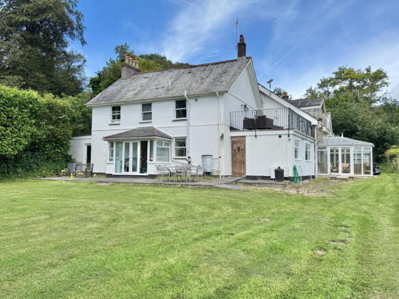 6 bed property, in Tavistock Road, £775,000