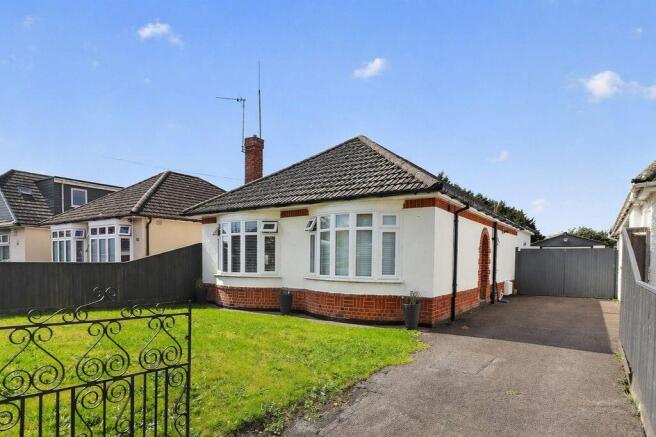 3 bed property, in Dennistoun Avenue, £485,000