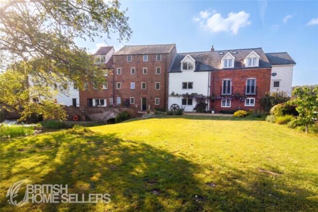 1 bed property, in Billingford Road, £195,000