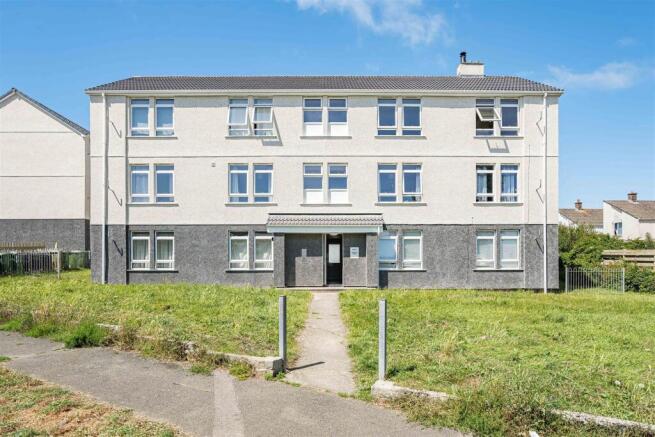 2 bed property, in Hawkins Road, £149,950