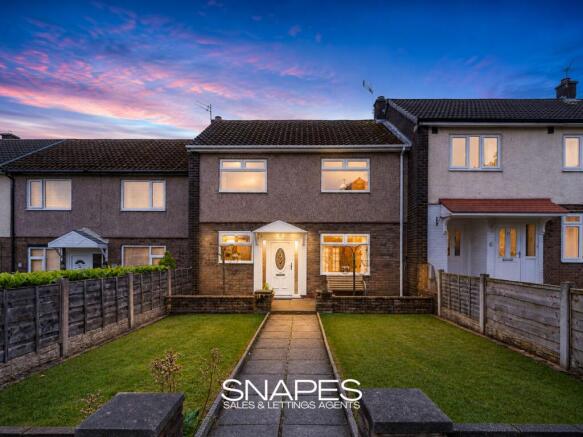3 bed property, in Lymm Walk, £240,000