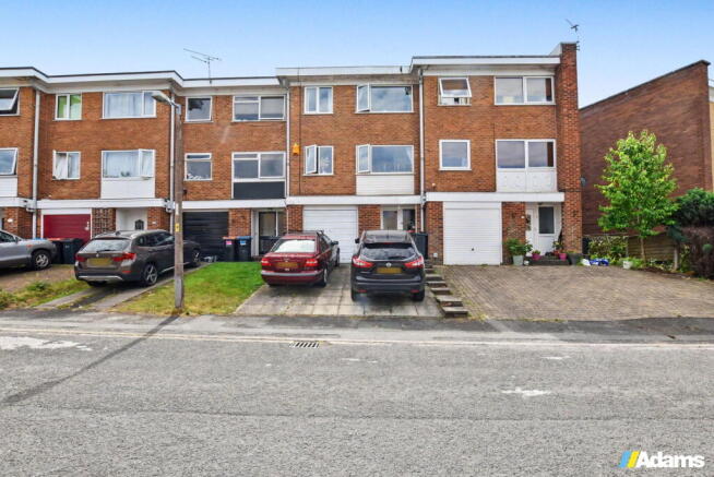 3 bed property, in Sandfields, £250,000