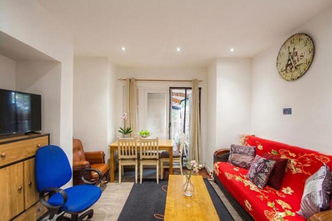3 bed property, in Drayton Road, £345,000