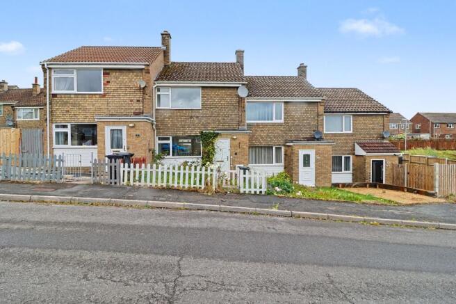 2 bed property, in Park View, £90,000