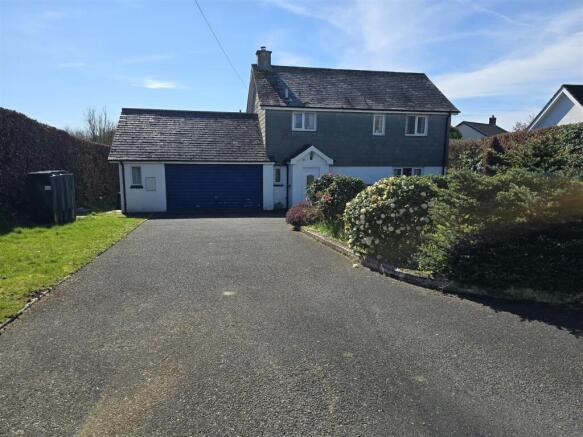 3 bed property, in Liftondown, £415,000