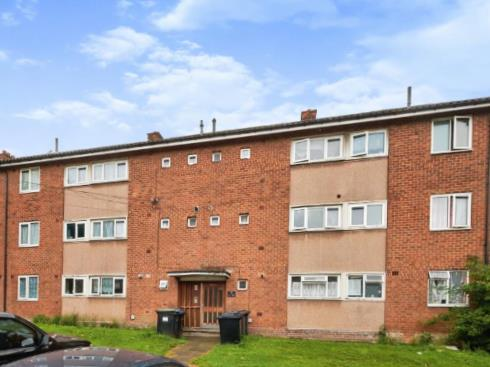 3 bed property, in Malthouse Grove, £120,000