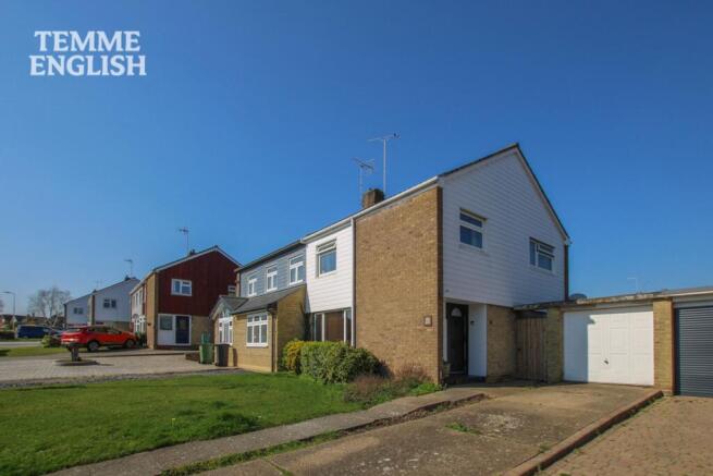 3 bed property, in Sparrows Herne, £450,000