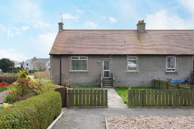 3 bed property, in Golden Acre, £119,950