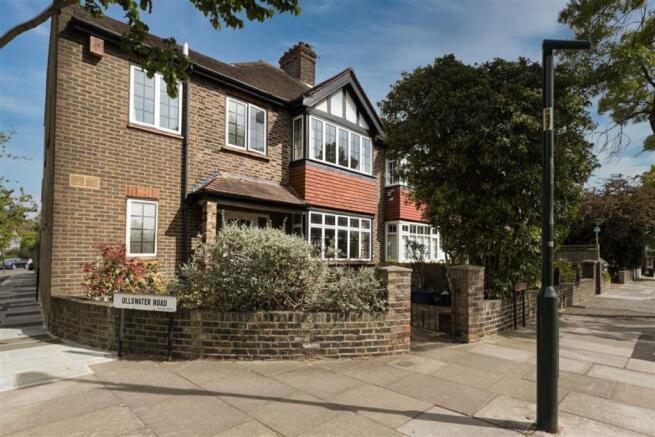 4 bed property, in Ferry Road, £1,750,000