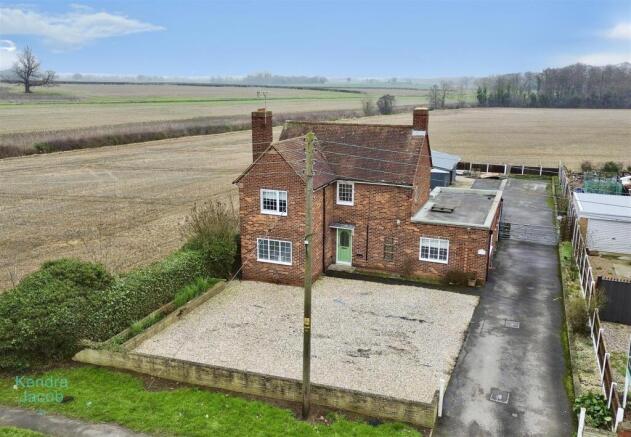 3 bed property, in Doncaster Road, £400,000