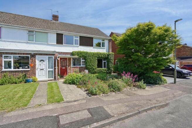 4 bed property, in Truelocks Way, £385,000