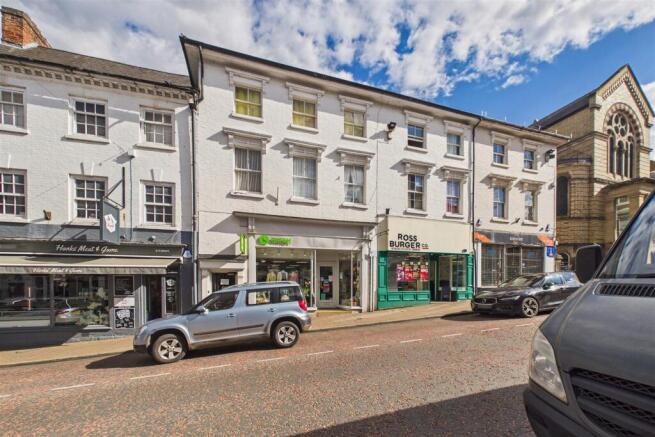 6 bed property, in Broad Street, £500,000