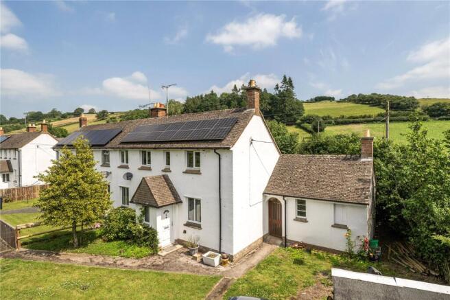 2 bed property, in Penybont Road, £192,000