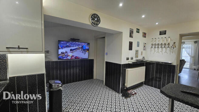 2 bed property, in Graig Terrace, £100,000