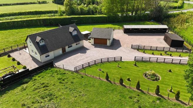 4 bed property, in Rhos Avenue, £650,000