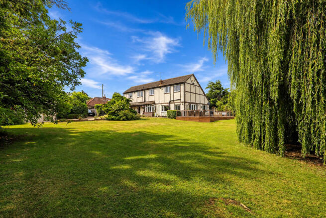 3 bed property, in Hadleigh, £1,250,000